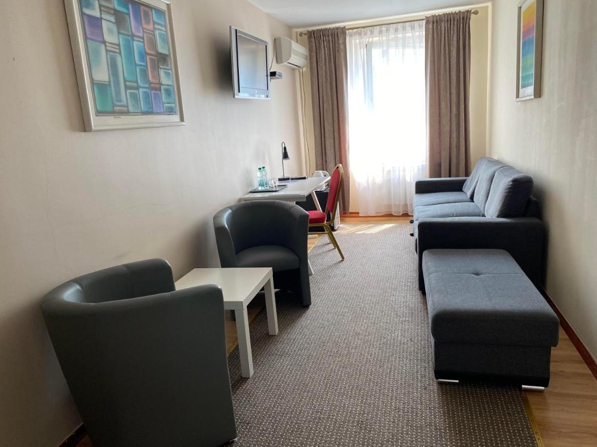 Obiekt "Czarny Rycerz" Aparthotel Jastrzebie Zdroj Luaran gambar
